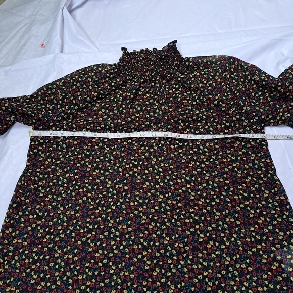GAP Floral Smocked‎ Long Sleeves Top - Picture 9 of 10